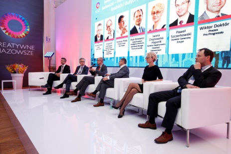 Od lewej: Paweł Szczerkowski (Dyrektor Generalny, Ericpol), Andrzej Dulka (Prezes, Alcatel Lucent), Krzysztof Kozłowski (Dyrektor Badań i Rozwoju Sieci i Platform Usługowych, Orange Polska), Ireneusz Miski (Prezes Zarządu, Tieto Poland), Iwona Chojnowska-Haponik (Dyrektor Departamentu Inwestycji Zagranicznych, Polska Agencja Informacji i Inwestycji Zagranicznych), Piotr Biniewicz (Global Business Intelligence Platforms Operations Manager, Procter&Gamble).