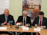 Blisko 2 mln zł na przebudowę drogi w Powiecie Kozienickim